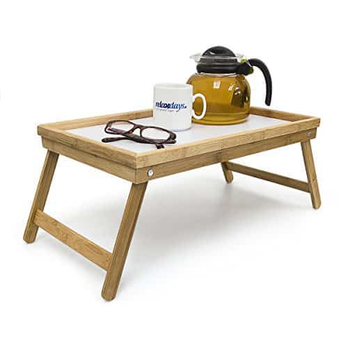 Relaxdays 10013869 Bett Tabletttisch Sofatisch Serviertablett für Frühstück mit klappbaren Beinen Kunststoff-Fläche, Bambus Holz, 50 x 31 cm, natur / weiß